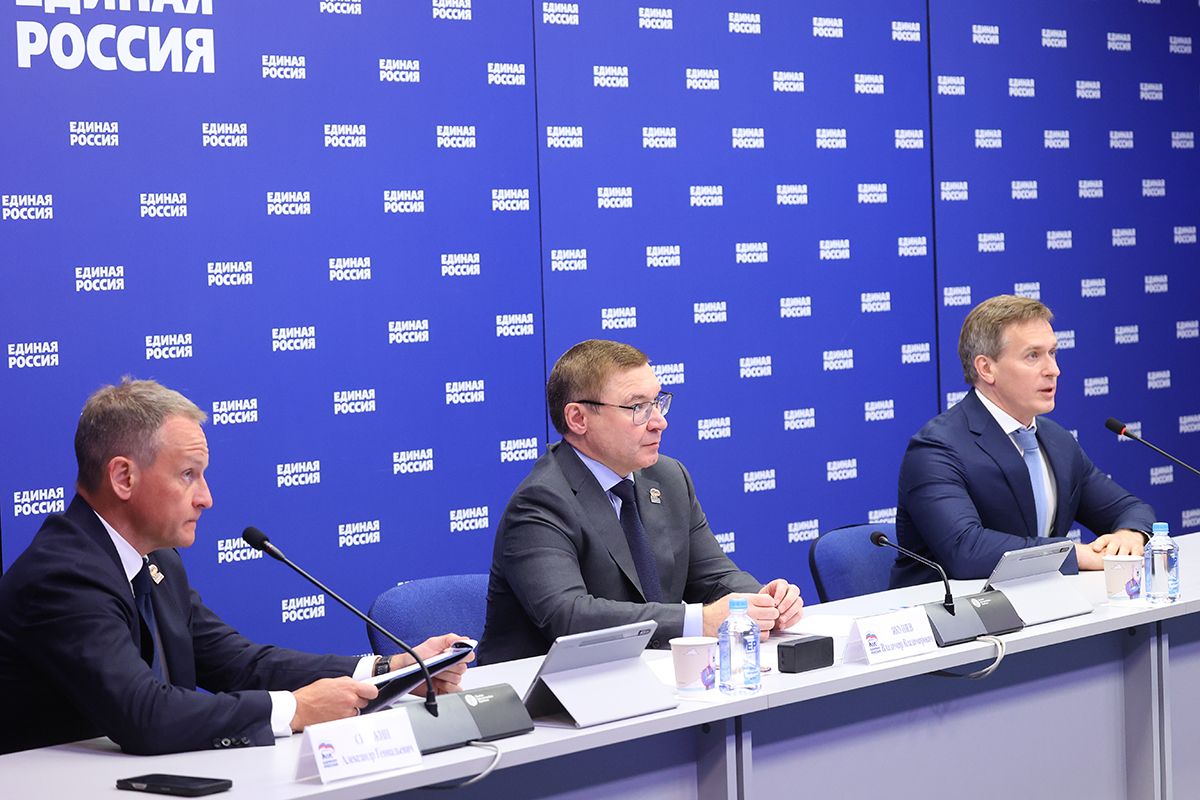 Владимир Якушев: По инициативе «Единой России» в обращение выходят ещё шесть почтовых марок «Город трудовой доблести»