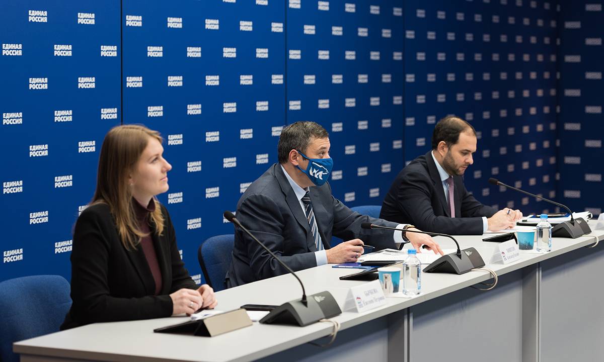 «Единая Россия» предложила увеличить финансирование на развитие села и инфраструктуры в регионах