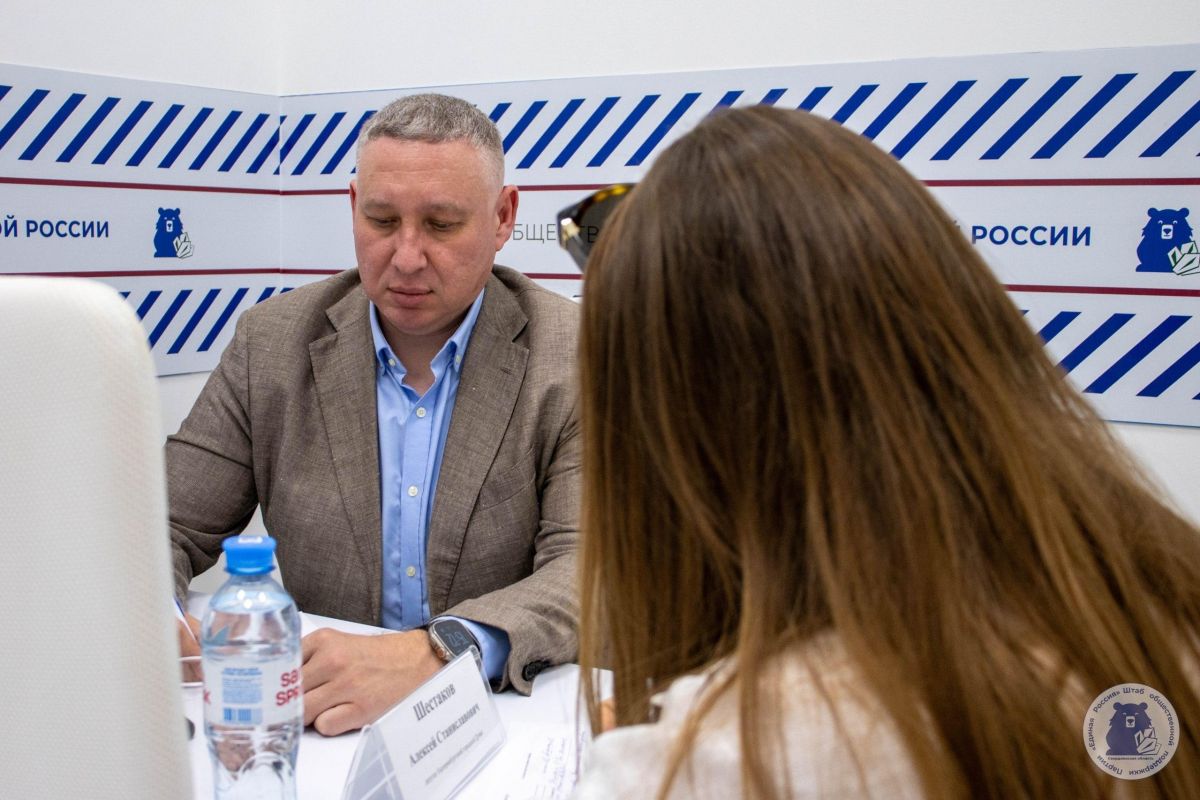 Алексей Шестаков пообещал помочь екатеринбурженке с зачислением ребенка в школу