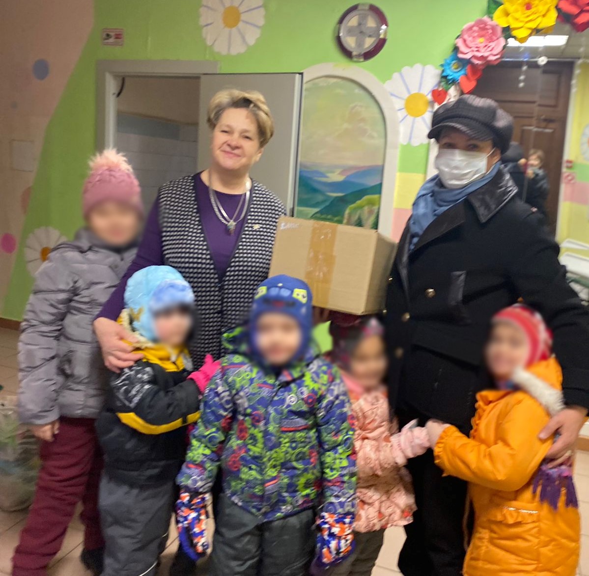  Депутаты Екатеринбургской городской Думы Любовь Боркова и Надежда Воробьева приобрели ПЦР-тесты для оперативного обследования детей, изъятых из социально – неблагополучных семей