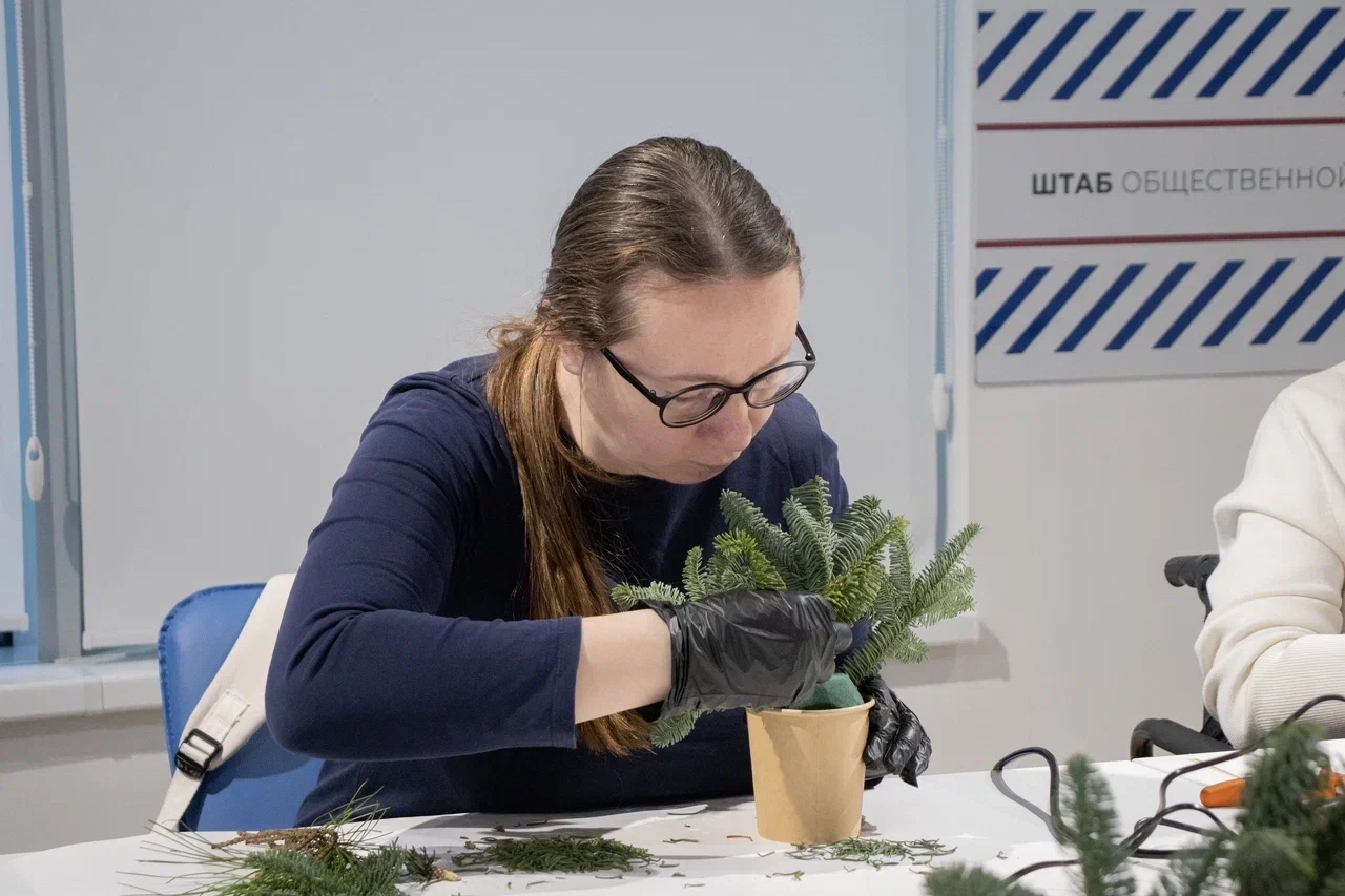 На площадке Штаба общественной поддержки прошел мастер-класс в преддверии Дня матери