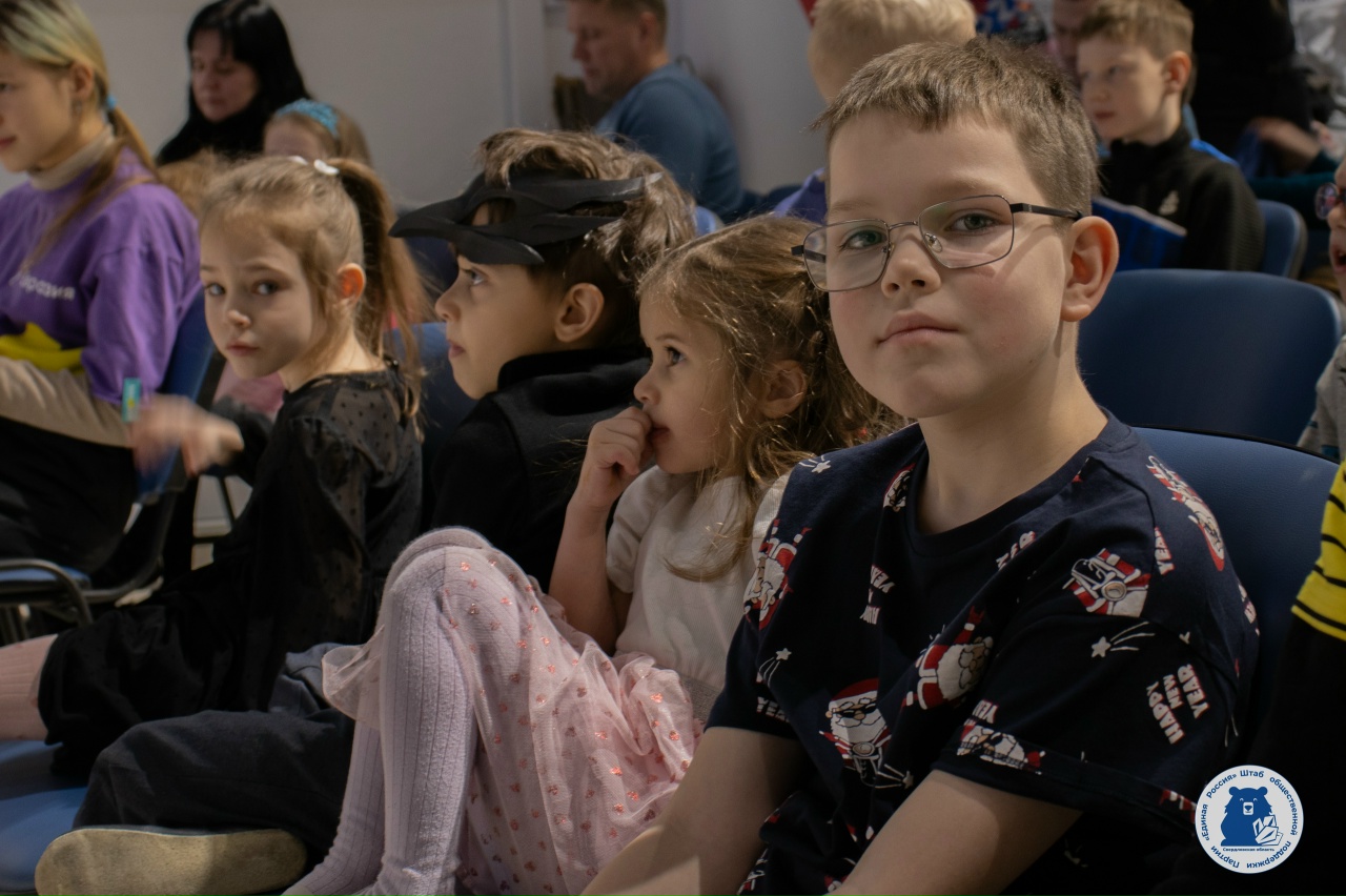 На площадке Штаба общественной поддержки прошла новогодняя елка, организатором которой выступил проект "ПРО НЕЁ" совместно с благотворительным фондом "МаМЫ"