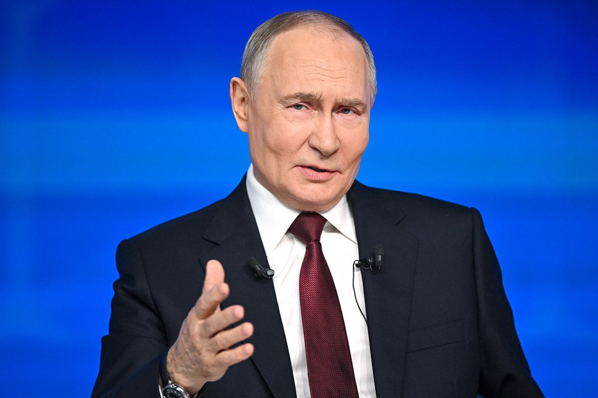 Владимир Путин: Всё должно выстраиваться вокруг семьи