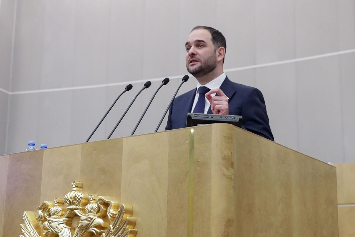 Госдума приняла закон «Единой России» о праве студентов непедагогических вузов преподавать в школах профильные дисциплины