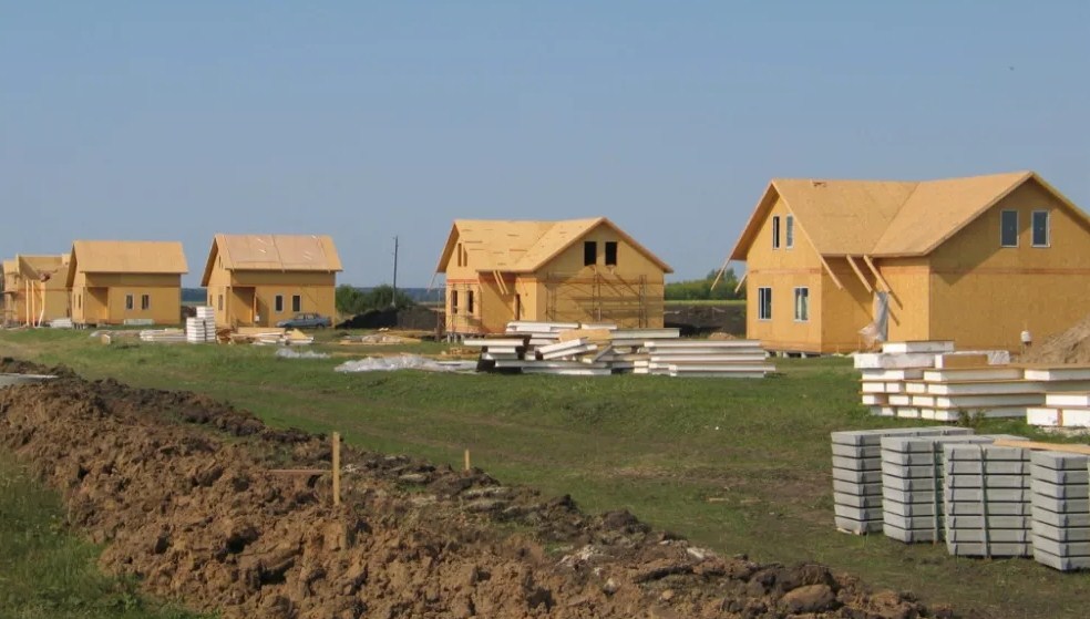 Александр Якубовский: Увеличение финансирования по программе сельской ипотеки коснется нескольких тысяч семей