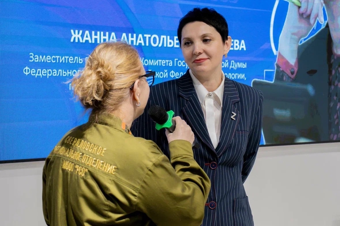 В Штабе общественной поддержки состоялся открытый диалог активистов Российских студенческих отрядов с депутатом Государственной Думы Российской Федерации Жанной Рябцевой.