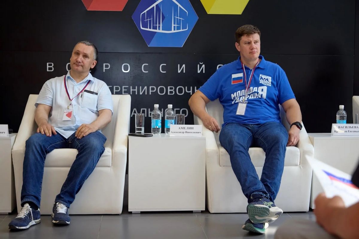 В лагере «Смена» состоялась проектная сессия «Мы — клуб друзей России»