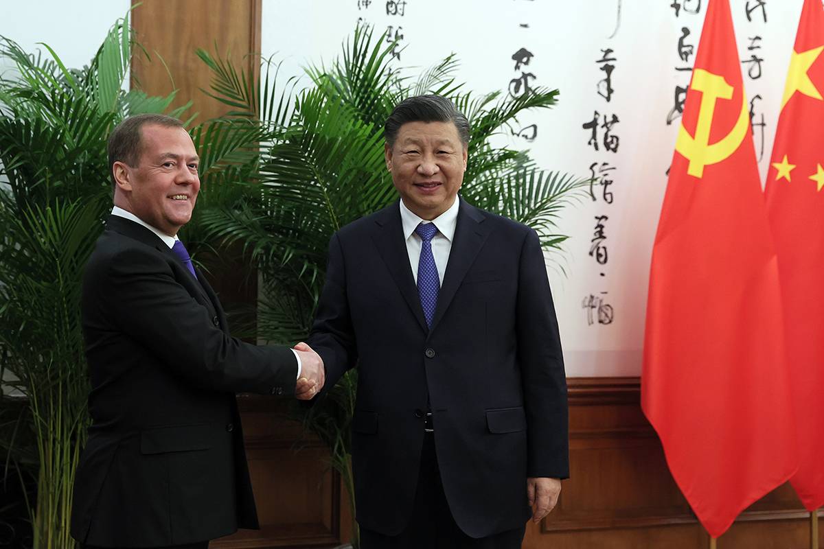 Дмитрий Медведев встретился с Си Цзиньпином в рамках официального визита делегации «Единой России» в Китай