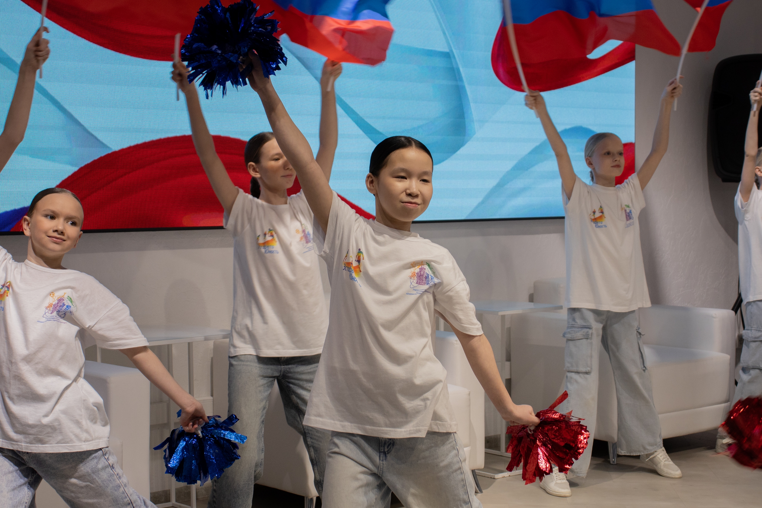 На площадке Штабе общественной поддержки прошел концерт, приуроченный ко Дню защитника Отечества