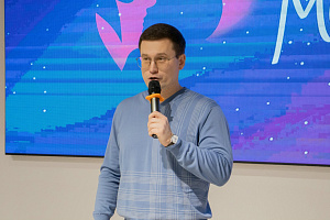 На площадке Штаба общественной поддержки состоялся праздничный концерт ко Дню матери, организатором которого выступил Совет ветеранов Октябрьского района г. Екатеринбурга